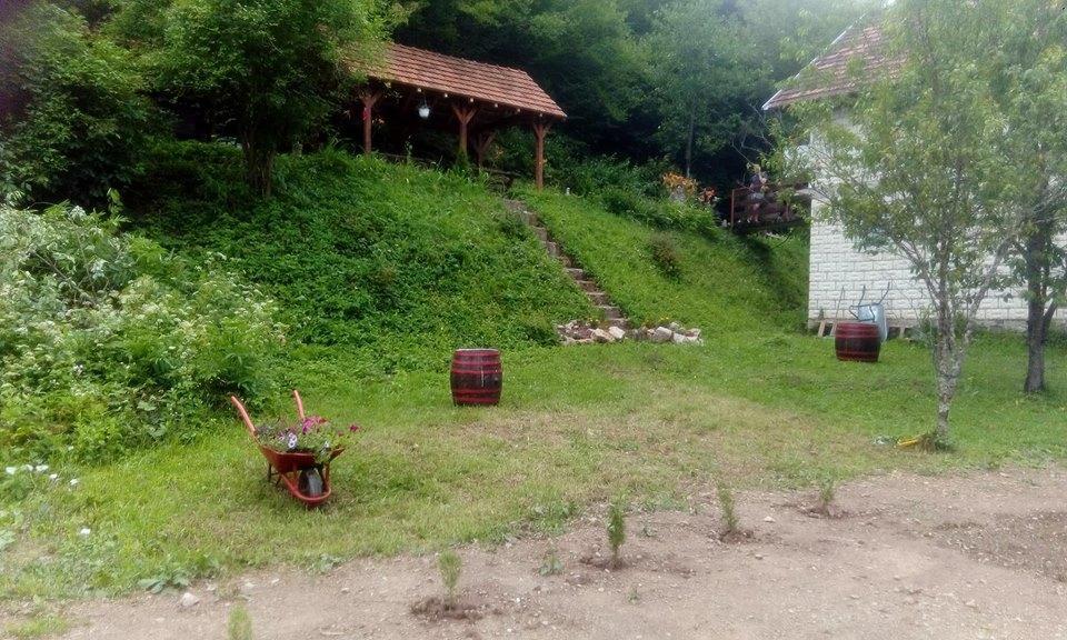 Turisticki Kompleks - Montana Тьентиште Экстерьер фото